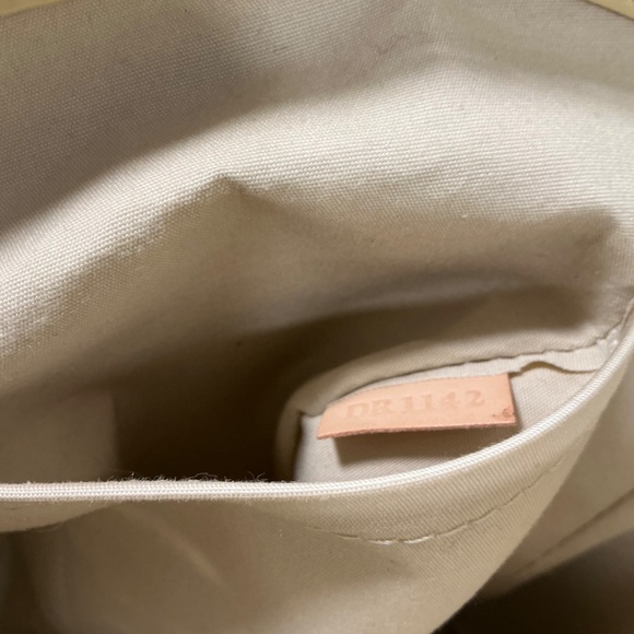 Louis Vuitton pale yellow Vernis patent leather handbag - Picture 7 of 11